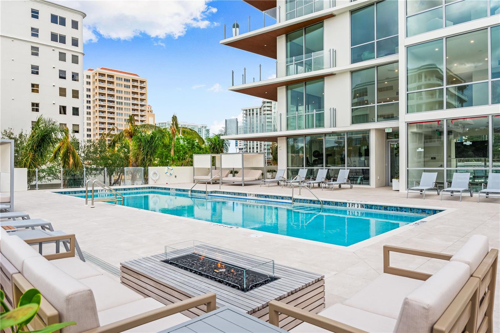 111 GOLDEN GATE PT #801PH