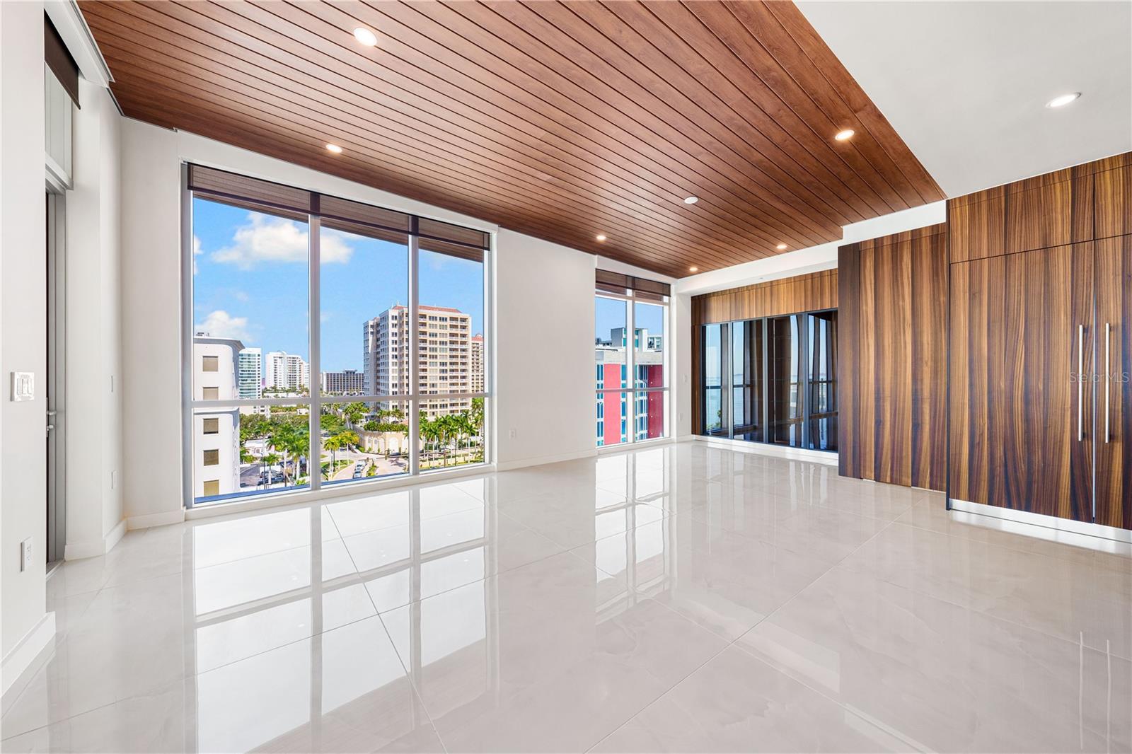 111 GOLDEN GATE PT #801PH