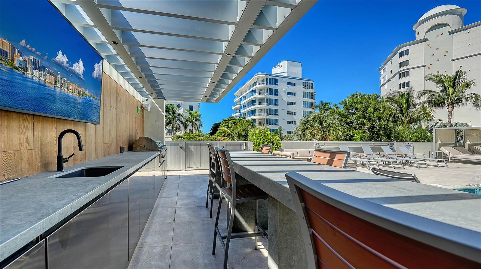 111 GOLDEN GATE PT #801PH