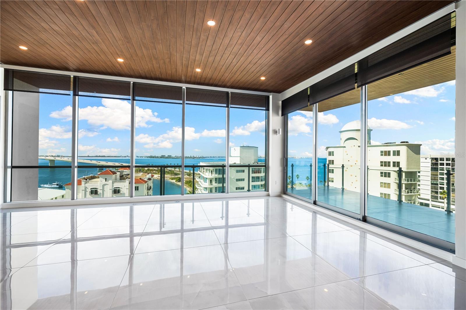 111 GOLDEN GATE PT #801PH