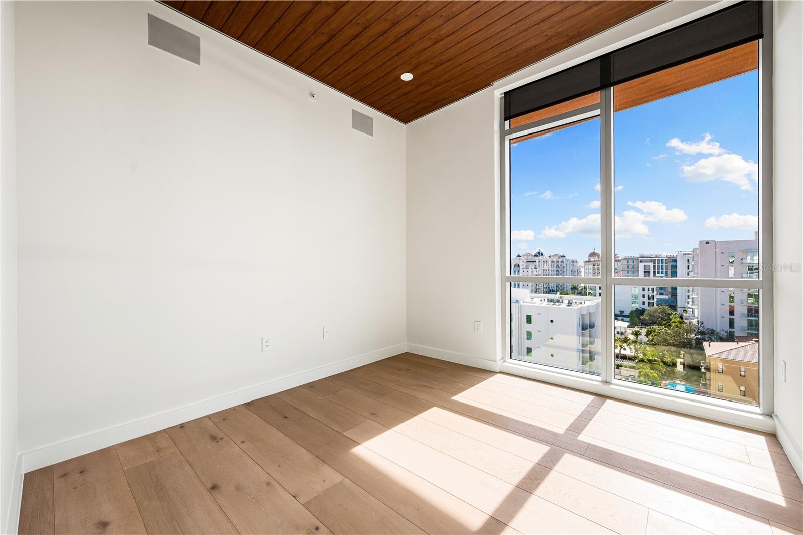 111 GOLDEN GATE PT #801PH