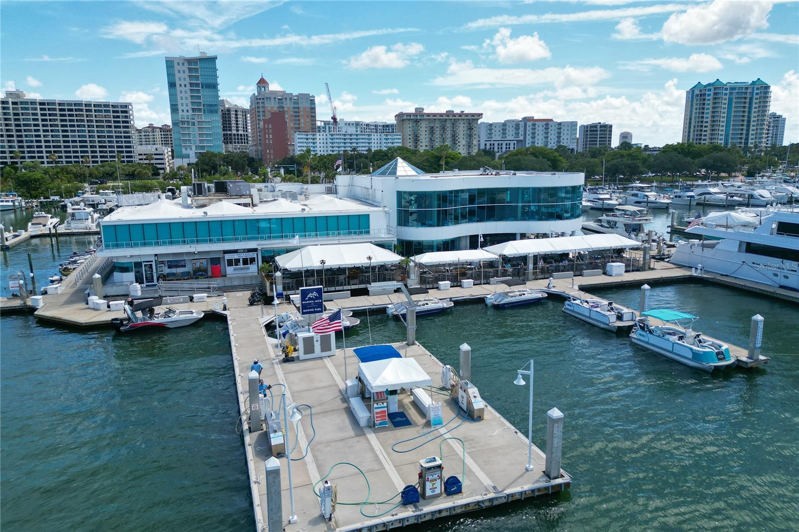 35 WATERGATE DR #1203