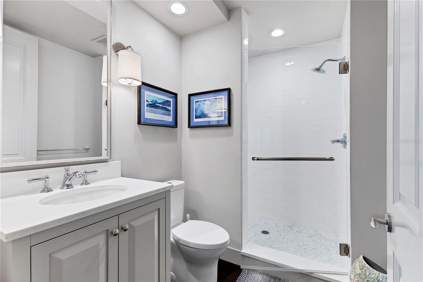 35 WATERGATE DR #1203