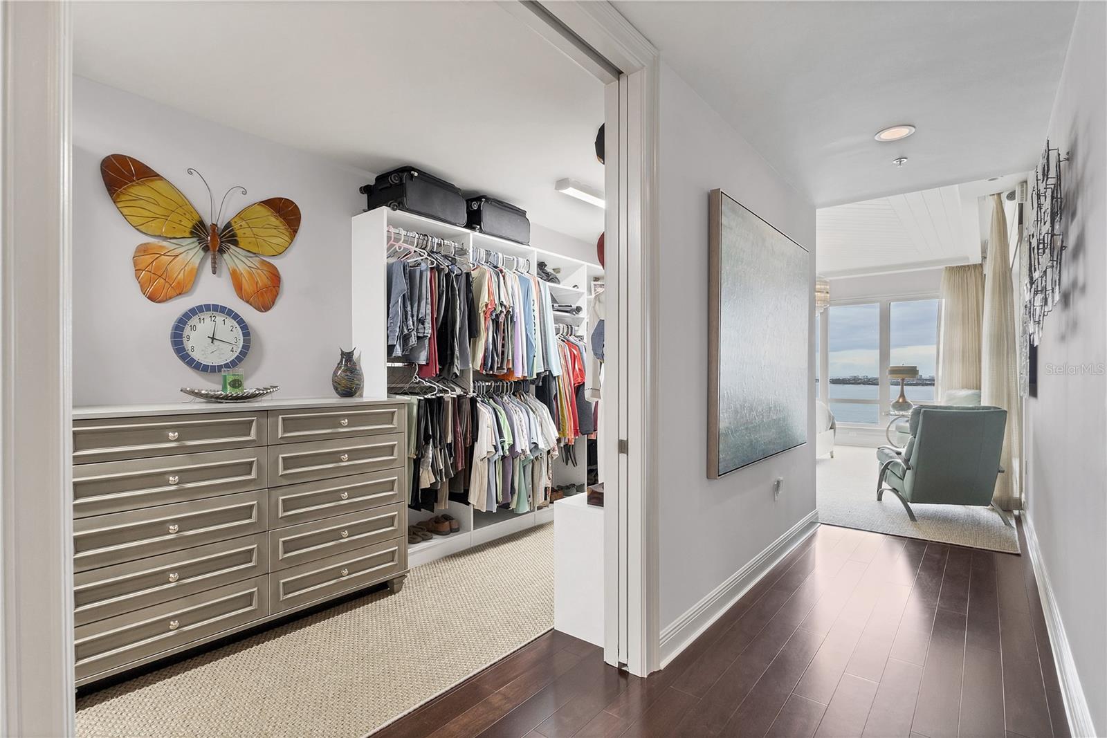 35 WATERGATE DR #1203