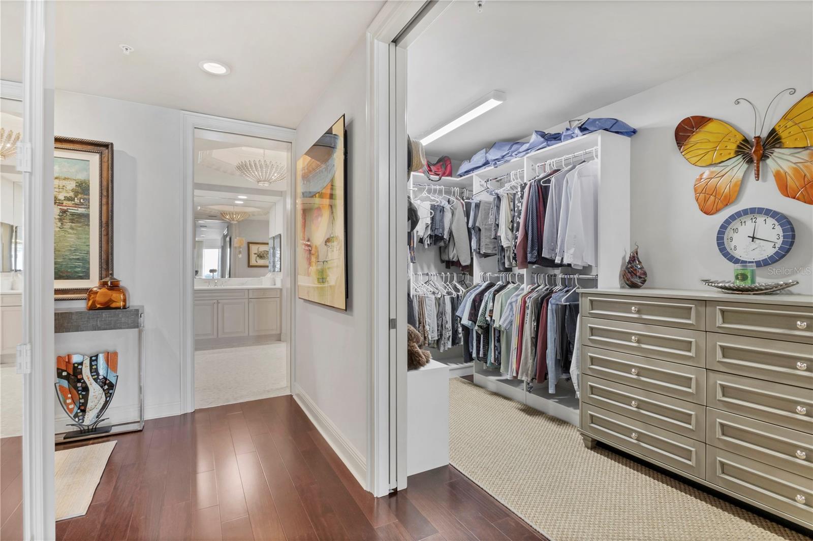 35 WATERGATE DR #1203