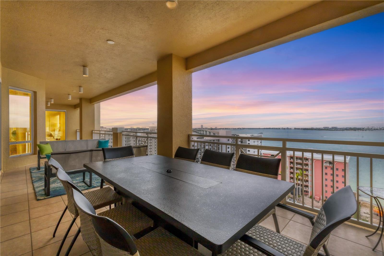 35 WATERGATE DR #1203