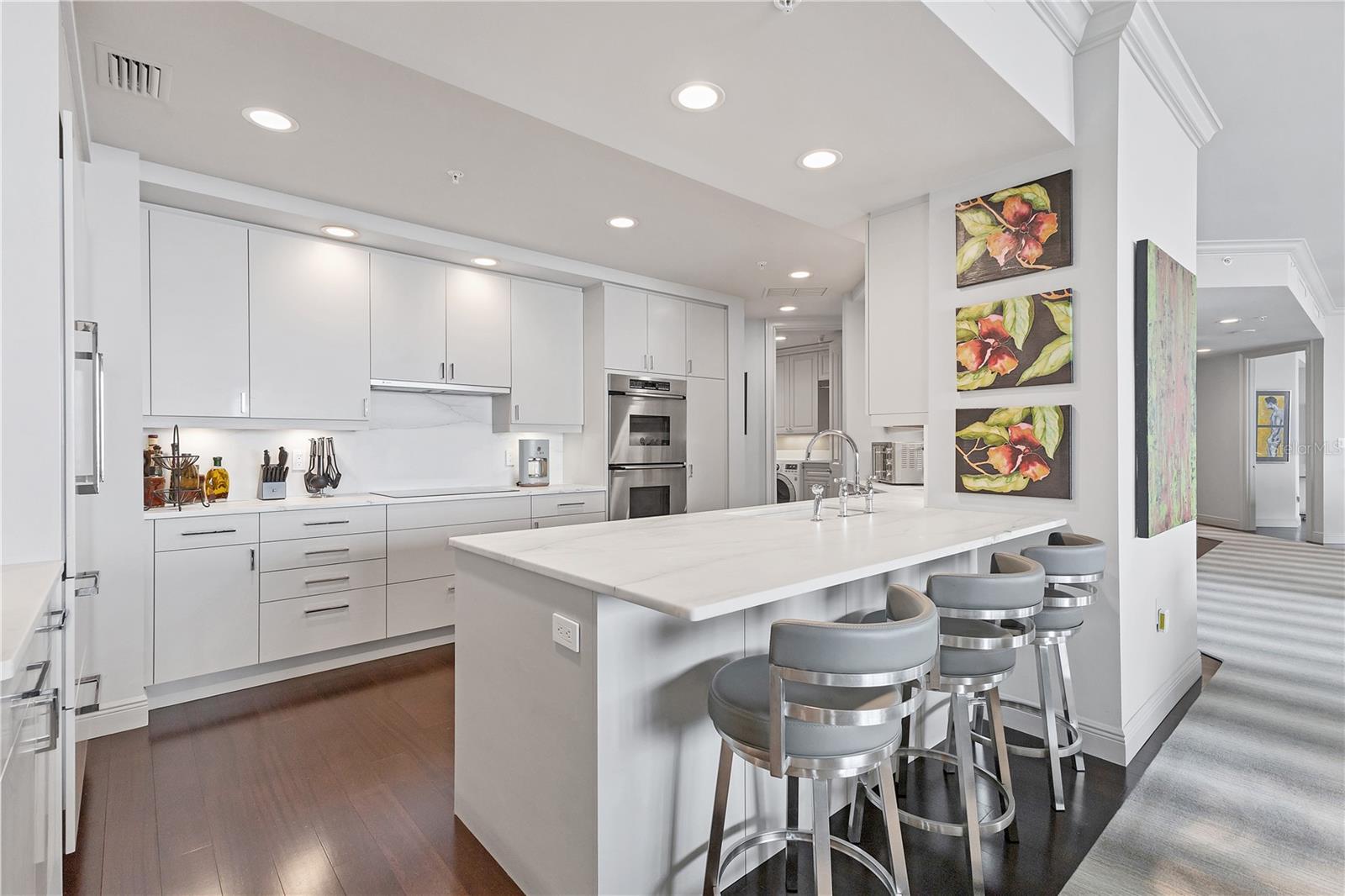 35 WATERGATE DR #1203