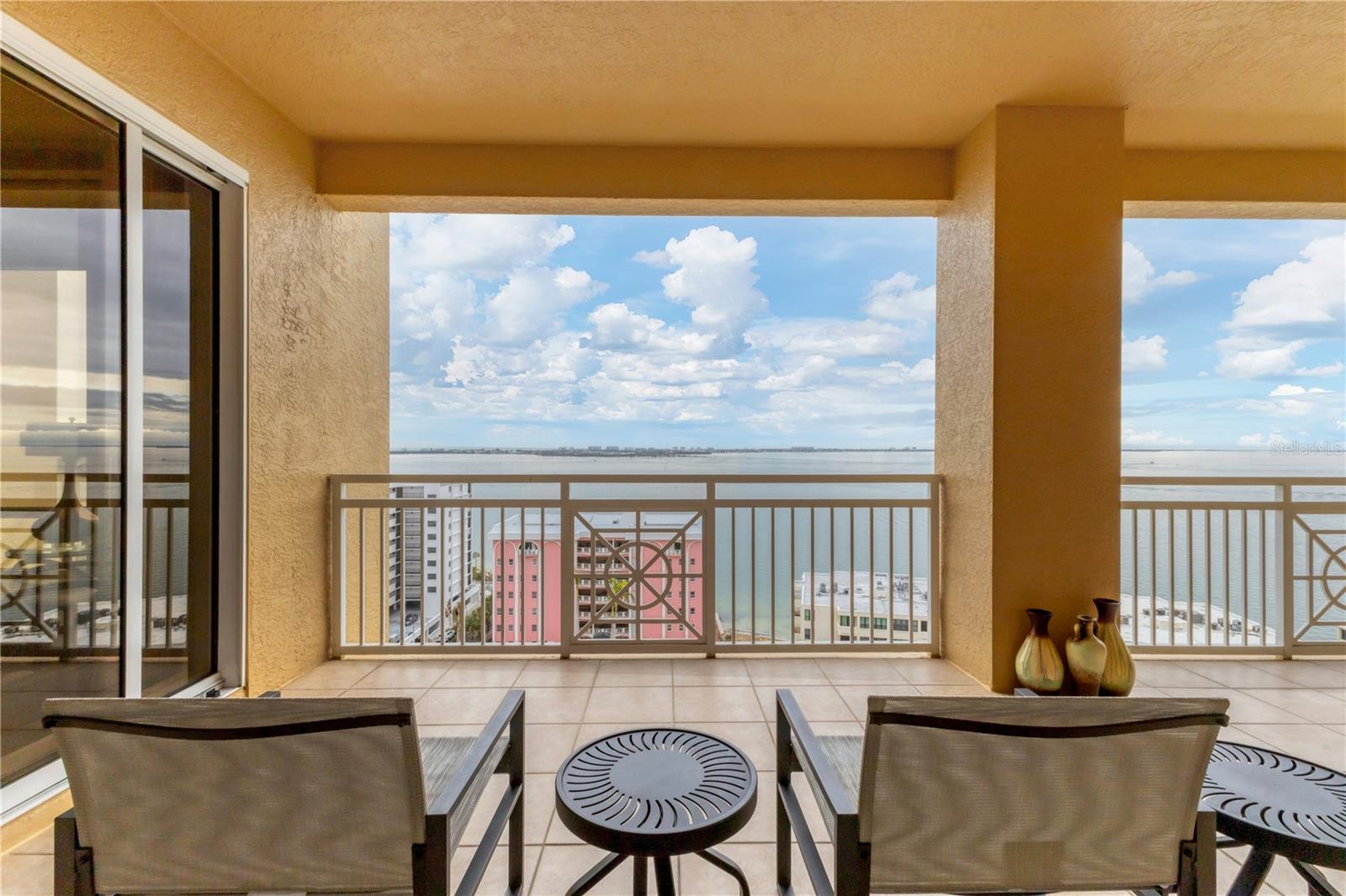 35 WATERGATE DR #1203