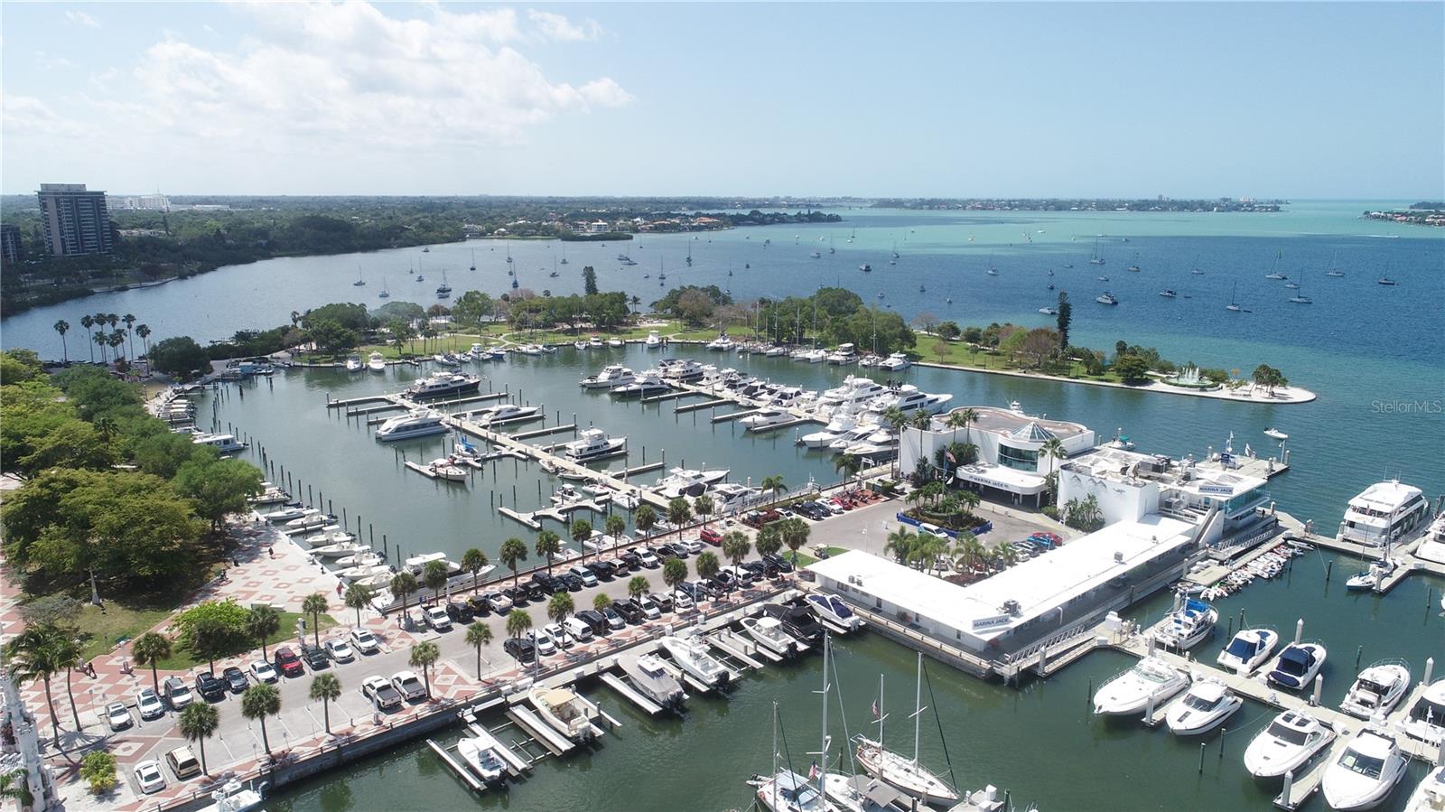 35 WATERGATE DR #1203