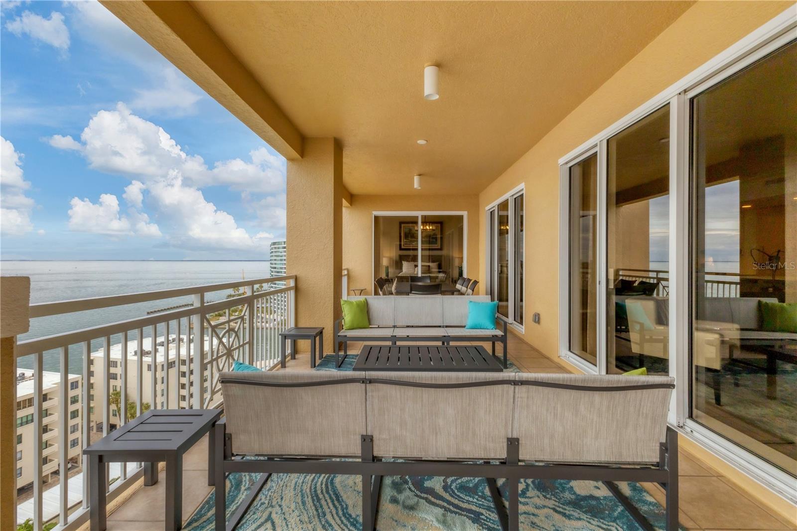 35 WATERGATE DR #1203