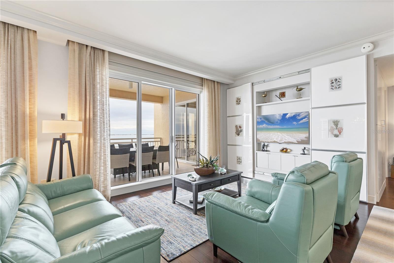 35 WATERGATE DR #1203