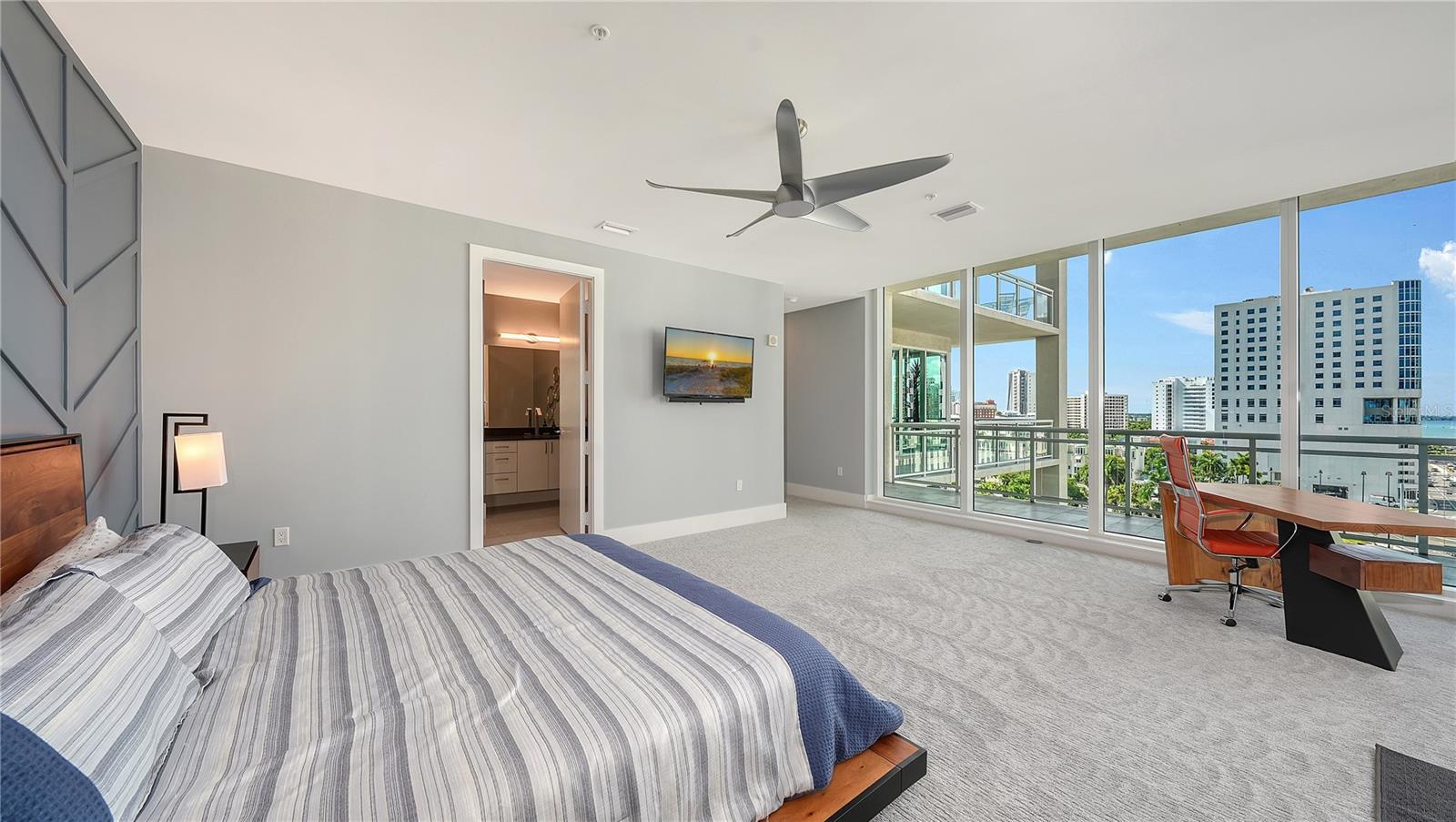 540 N TAMIAMI TRL #804