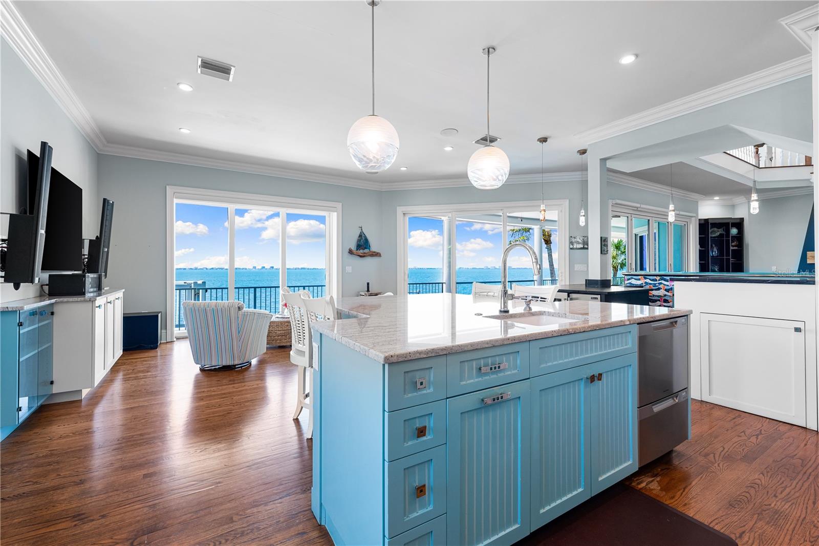 350 S SHORE DR