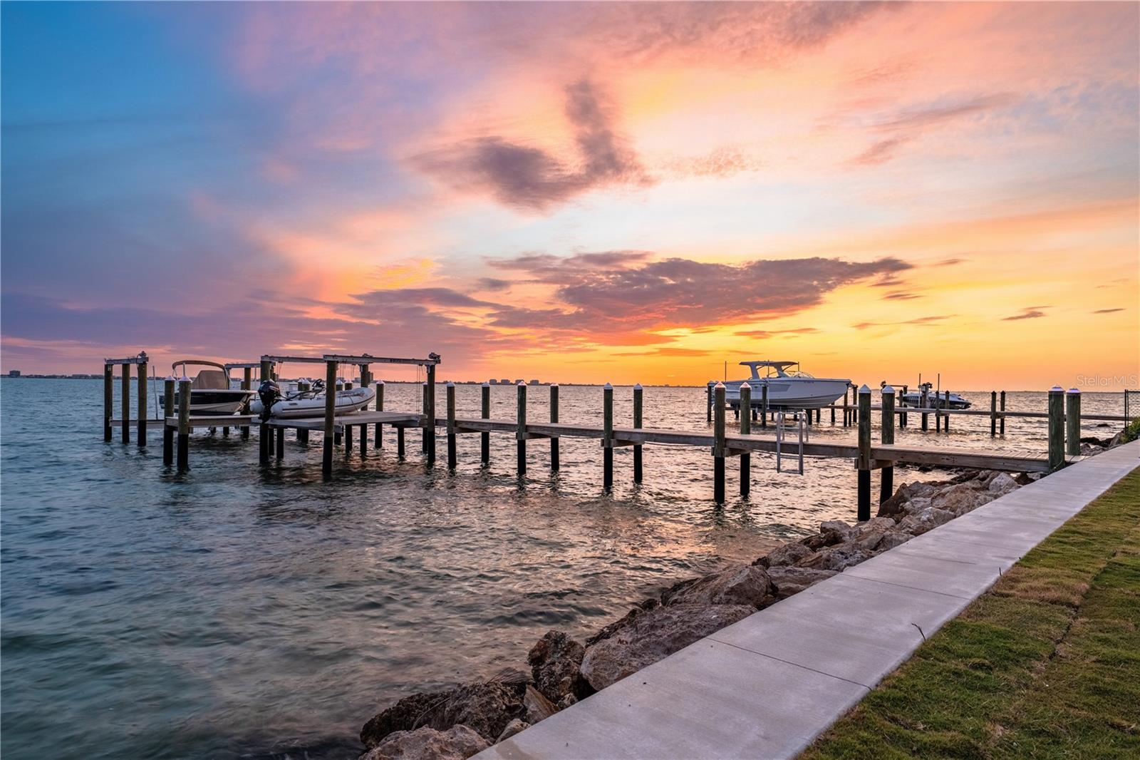 350 S SHORE DR