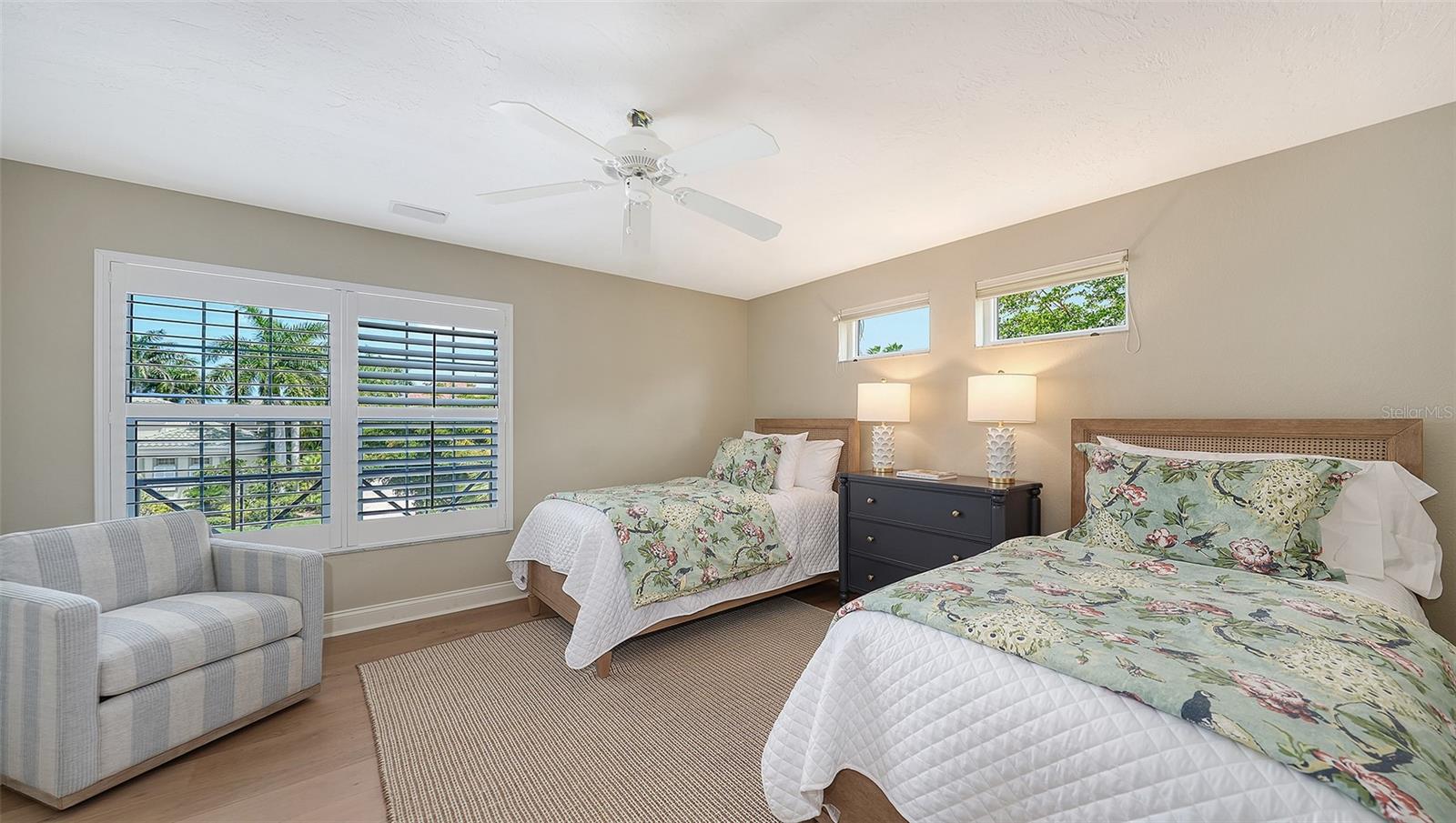 3563 FAIR OAKS LN