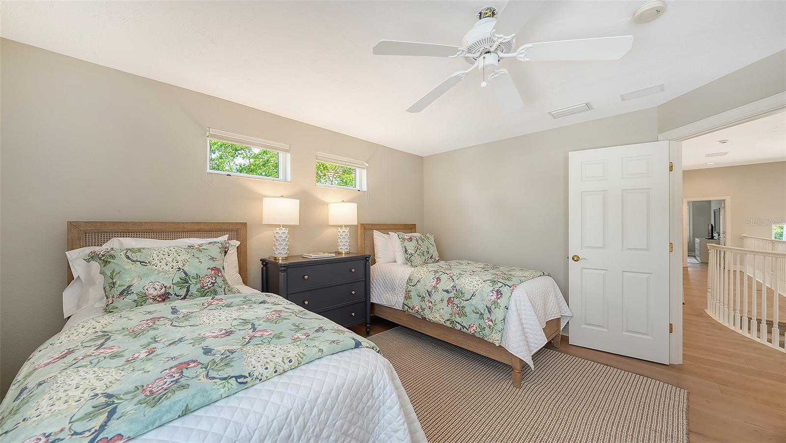 3563 FAIR OAKS LN