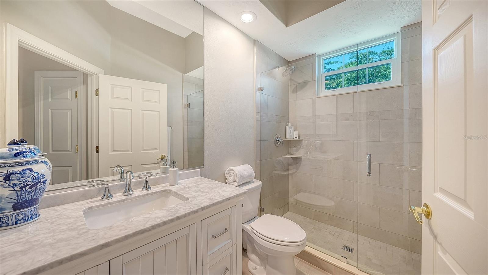 3563 FAIR OAKS LN