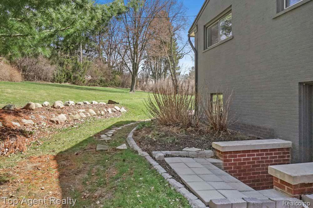 164 W HICKORY GROVE Road