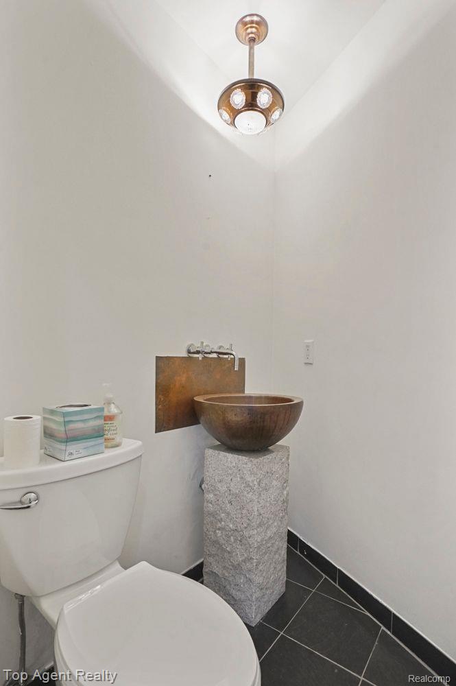 164 W HICKORY GROVE Road