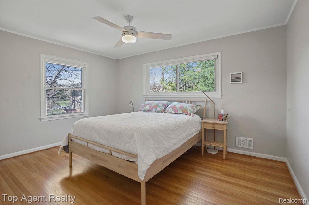 164 W HICKORY GROVE Road