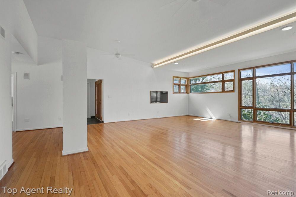 164 W HICKORY GROVE Road