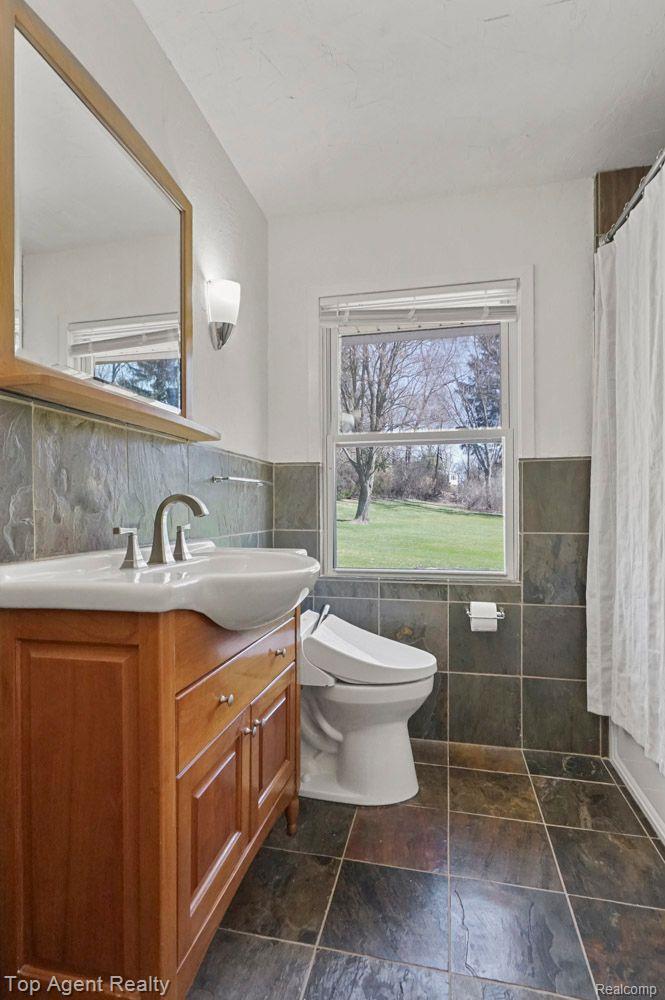 164 W HICKORY GROVE Road