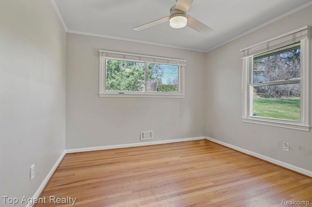 164 W HICKORY GROVE Road