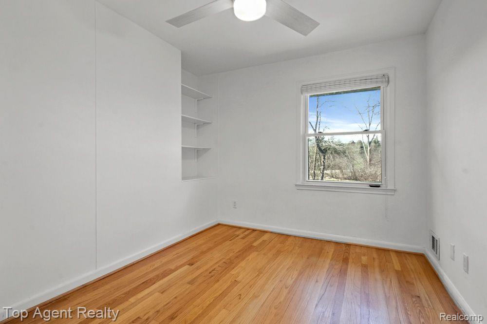 164 W HICKORY GROVE Road