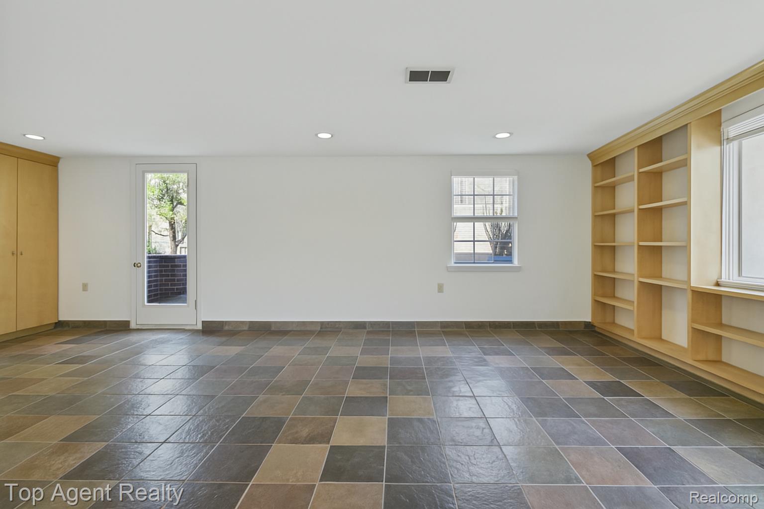 164 W HICKORY GROVE Road