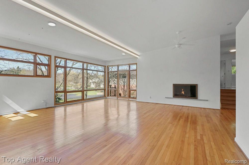 164 W HICKORY GROVE Road