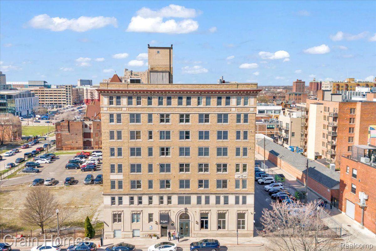 2915 JOHN R Street 407