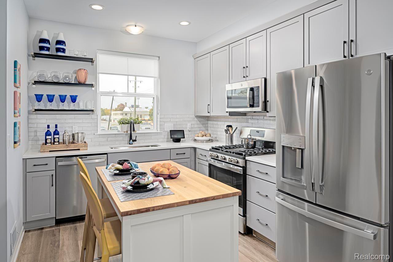 1737 MERRICK Street #12