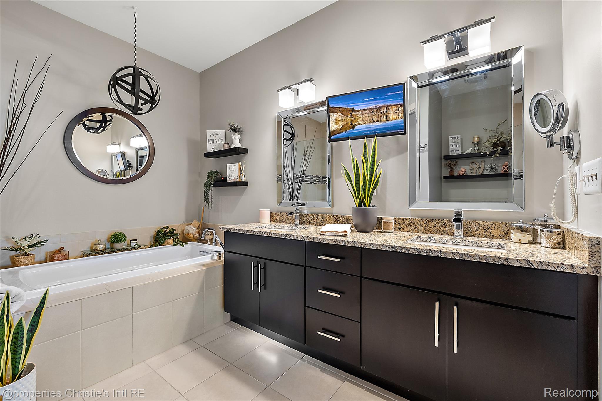 444 West Willis Street 502