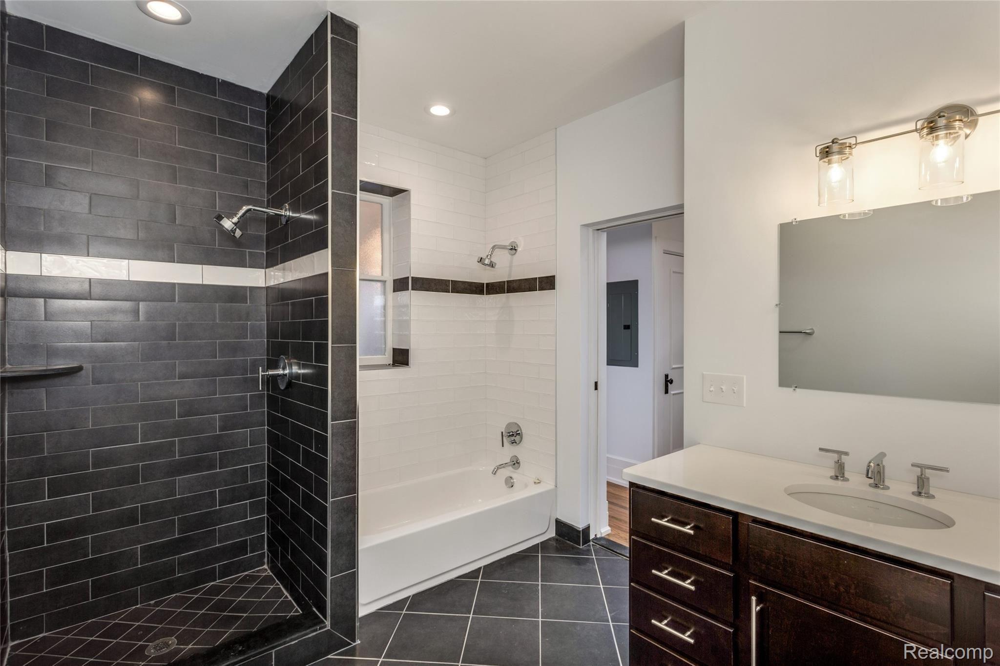 449 W Willis Street 4