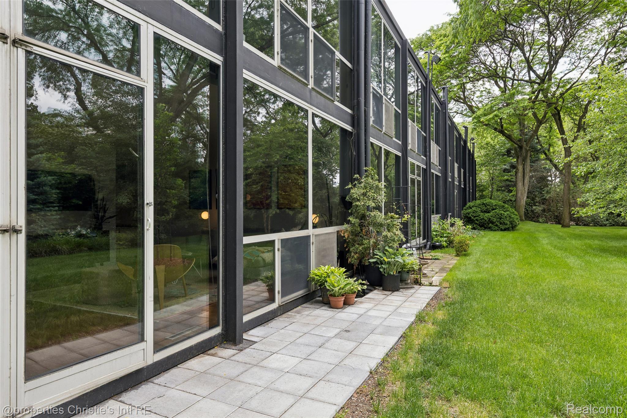 1313 Joliet Place
