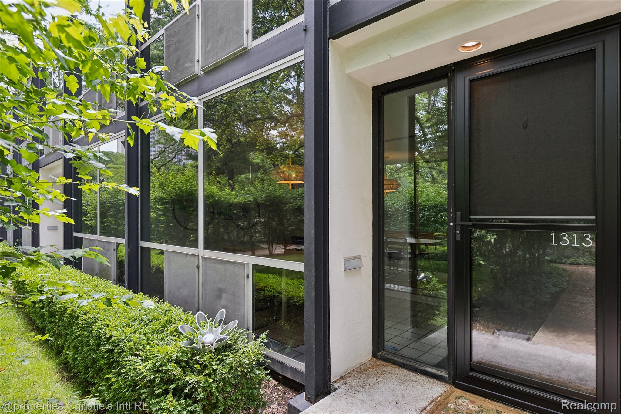 1313 Joliet Place
