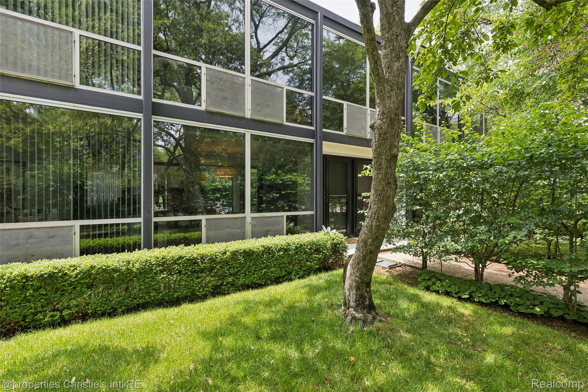 1313 Joliet Place