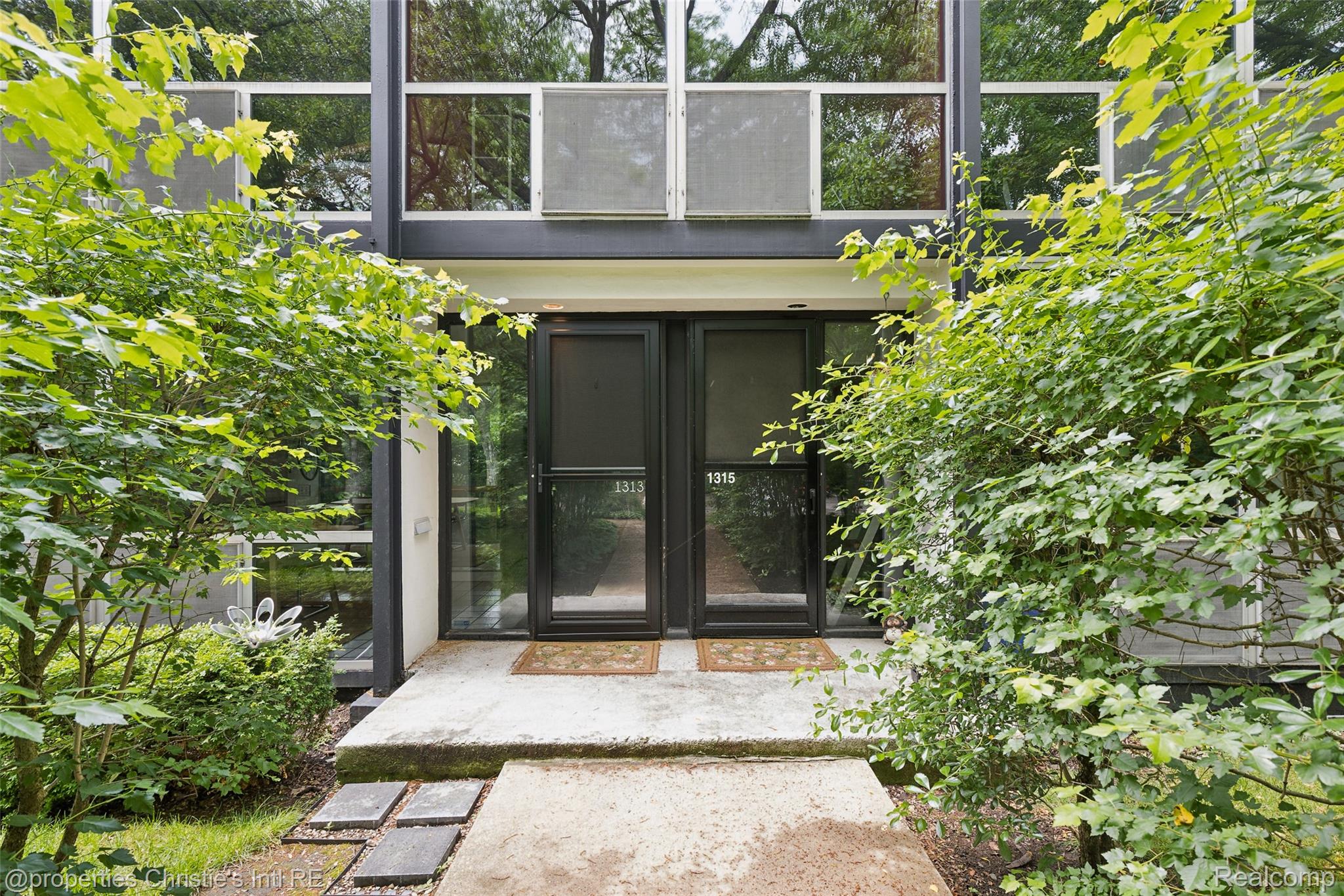 1313 Joliet Place