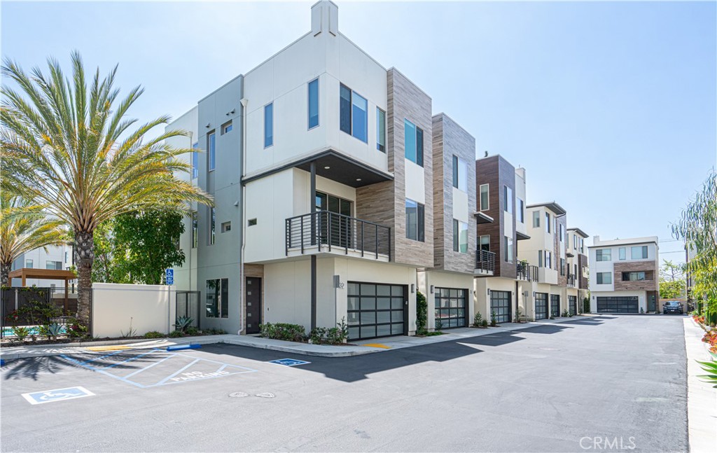 32 Ebb Tide Circle