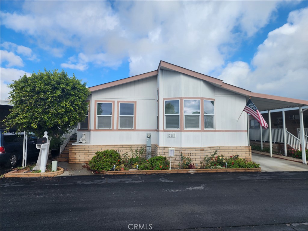 221 Albatross Lane