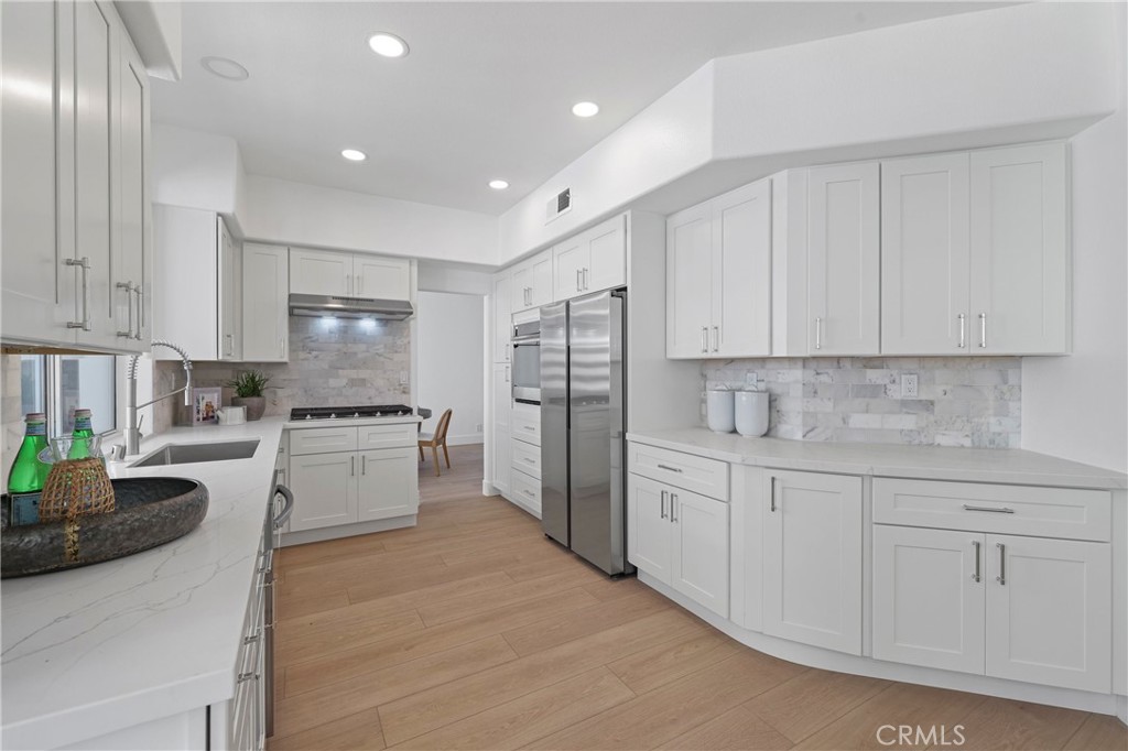 1812 Peninsula Place