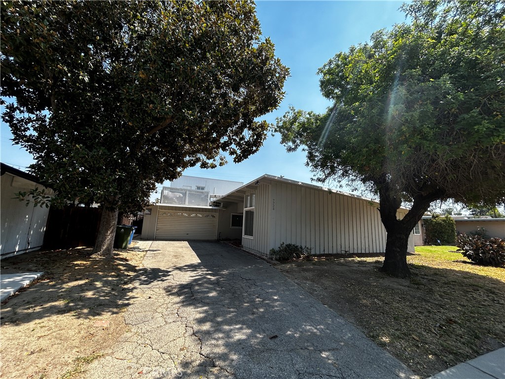 7724 Zelzah Avenue