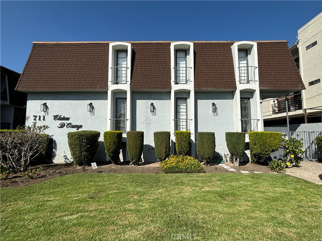 711 Orange Grove Avenue 12