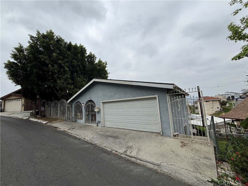 1930 Kemper Street