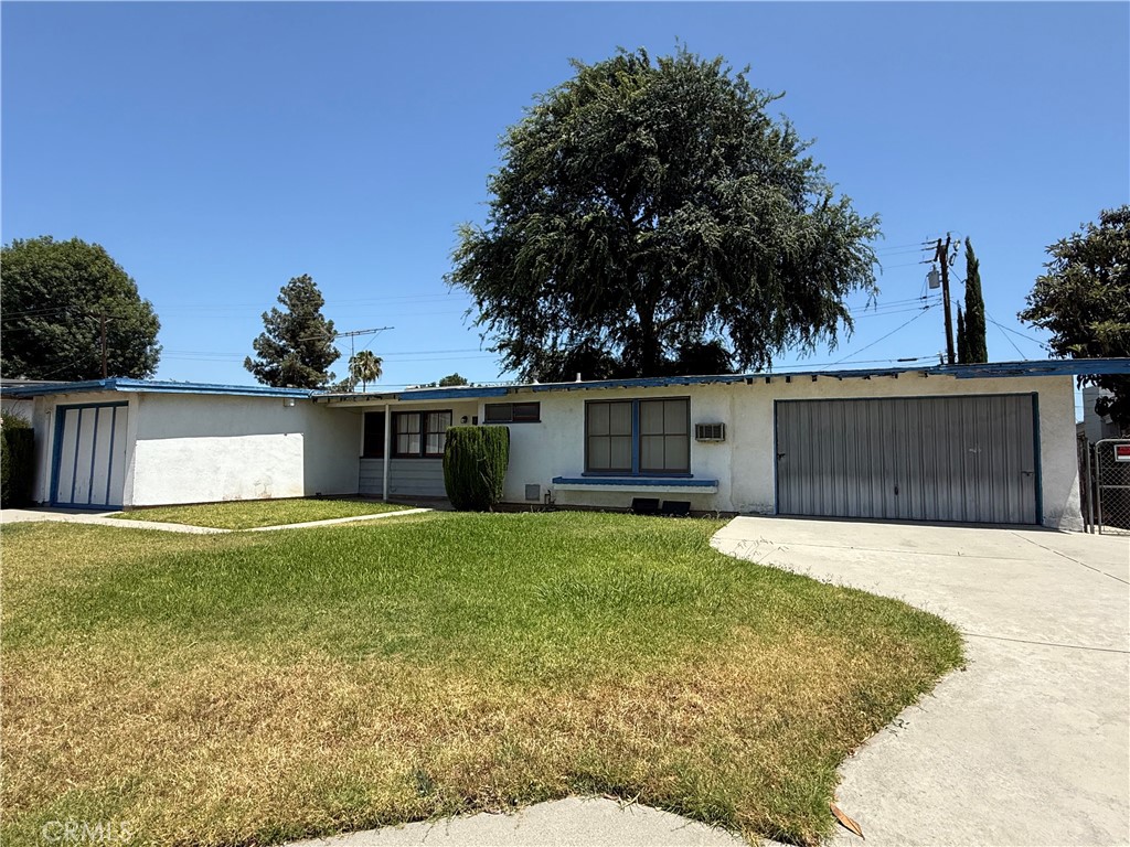 1836 E Walnut Creek