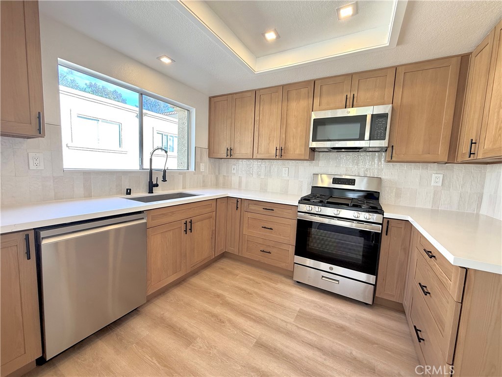 21125 Gladiolos
