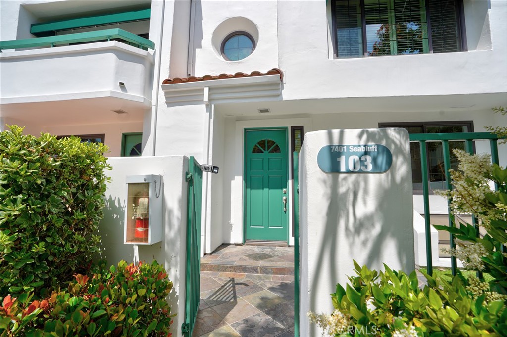 7401 Seabluff Drive 103