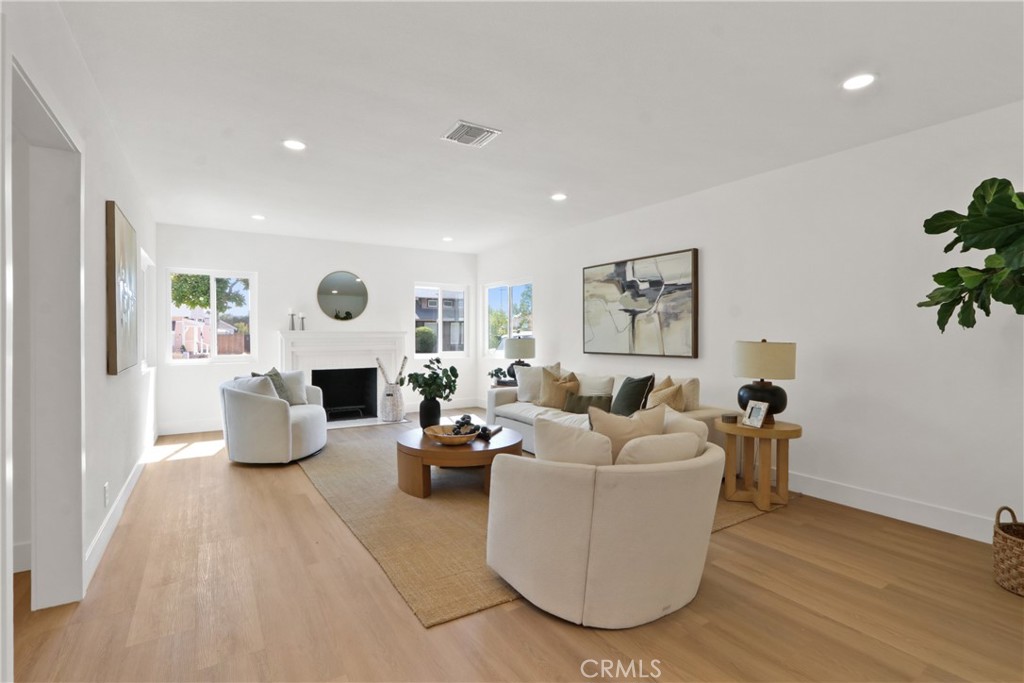 3533 Gundry Avenue