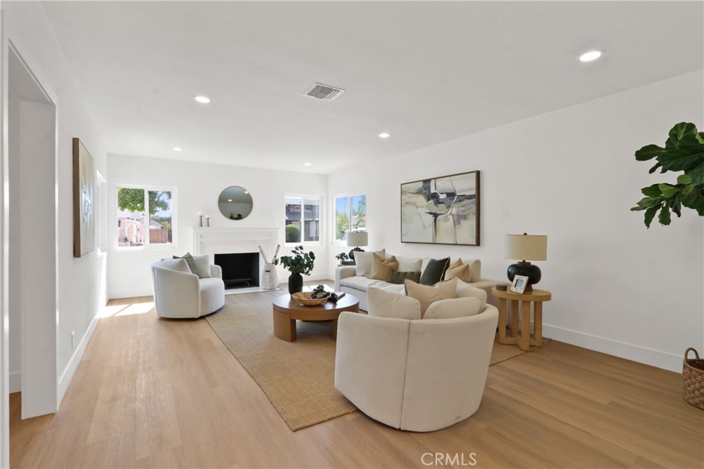 3533 Gundry Avenue