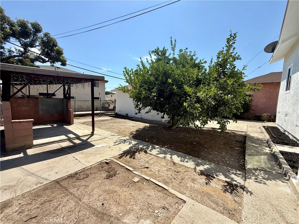 3610 Locke Avenue